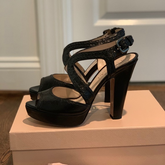 Prada heels in black. Sz 8.5 - Picture 7 of 8